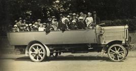 Charabanc in Conway c1910