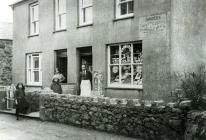 Bryn Castell grocer store, Llanbedrog