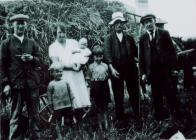 Thomas family harvesting at Southgate, Aberystwyth