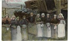 Postcard of Pit Bank women at work