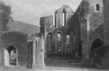 Llangollen. Valle Crucis Abbey