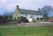 LLWYNDYRYS FARMHOUSE