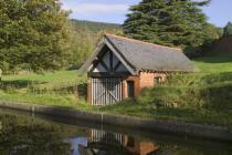 BRYN-HOWEL BOAT HOUSE, LLANGOLLEN CANAL