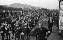 Evacuees from Birkenhead arrive at Oswestry, 1939