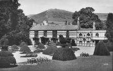 Llangollen. Plas Newydd