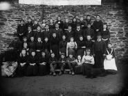 Group portrait, Llanddewi Fach (Maesd?)