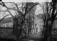 avenue leading to the church, Carno