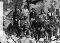 Workers at Cae'r Nant quarry, Llithfaen