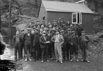 Miners at Pumsaint gold mine