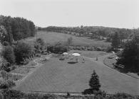 Llandrindod gardens and putting green