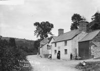 The village inn, Lloiney