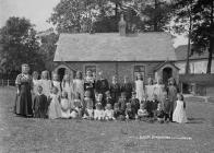 Bleddfa school children July 1911