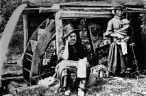 Women knitting in Pembrokshire
