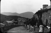 Llun llusern hud (ar wydr): Rhyd Ddu tua 1900?