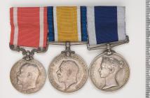 Medalau Ryfel Prydain a gyflwynwyd i George Calder