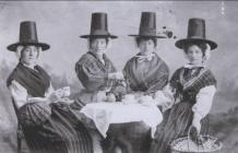 Four Lewis Sisters at Tycoch.