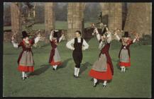 Welsh Costume: Welsh Folk Dancers