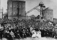 Workers of Deep Navigation Colliery in 1920