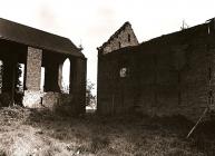 LLEWENI STABLES & COACH HOUSE, Henllan,...