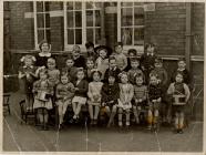 Jenner Park School Class Photograph.