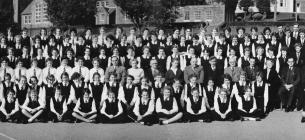 Staff a Disgyblion Ysgol y Sir, Llandysul,...