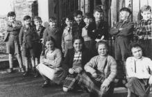Newcastle Emlyn Primary School group 1953.