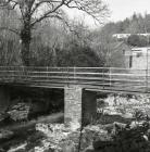 Footbridge in Ceinws / Esgairgeiliog crossing...