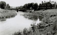 Construction of Cambrian Bridge, Newtown, 1992