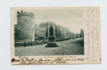 Postcard of Windsor Castle, Jubilee Statue,...