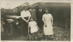 Family picture of Dorothy Griffiths nee Davies...