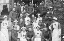 Nurses and convalescing soldiers