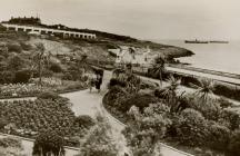 Gerddi a Nell's Point, Ynys y Barri