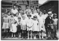 Esgairgeiliog, Ceinws youths and children 1950&...